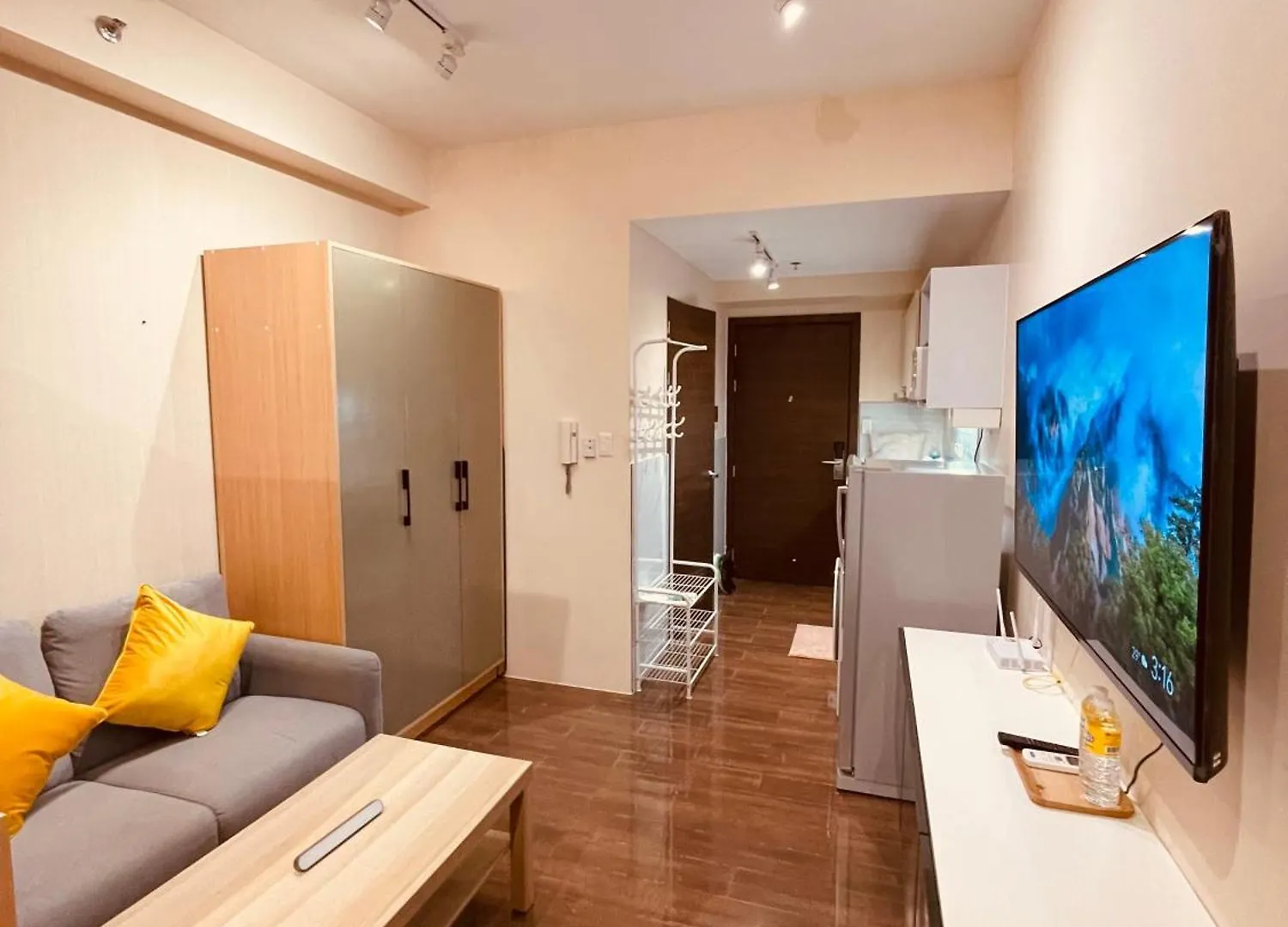 Destina, 100Mbps At Air Residences, Makati, Metromanila, Netflix location