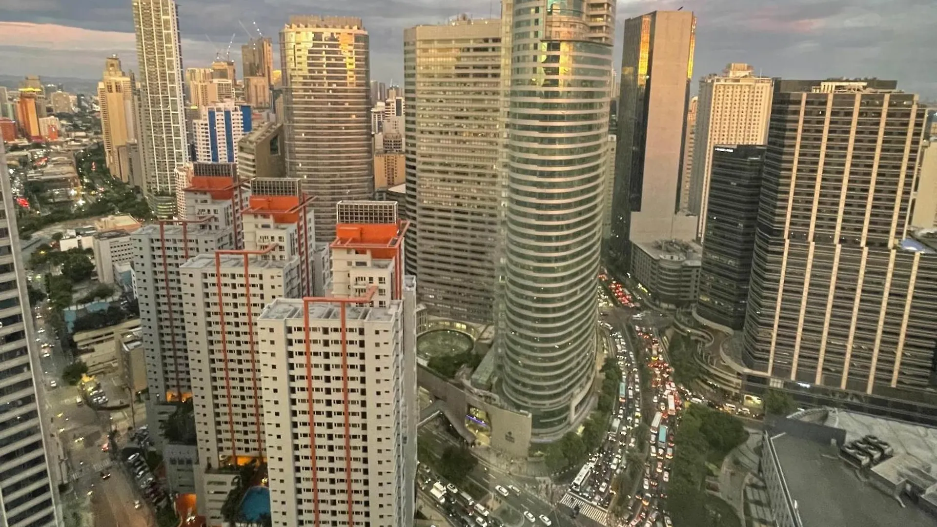 Aparthotel Destina, 100Mbps At Air Residences, Makati, Metromanila, Netflix